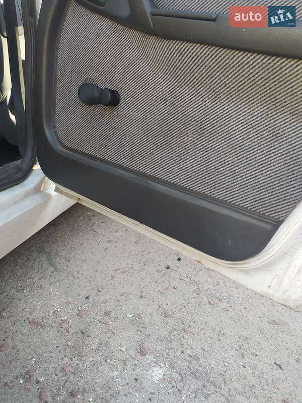 Седан Opel Omega 1989 в Бородянке