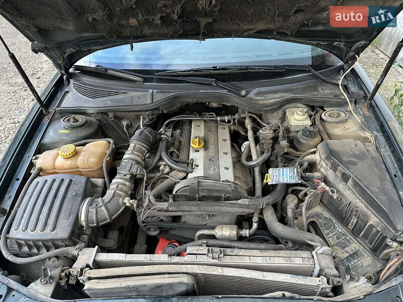 Седан Opel Omega 1997 в Стрию