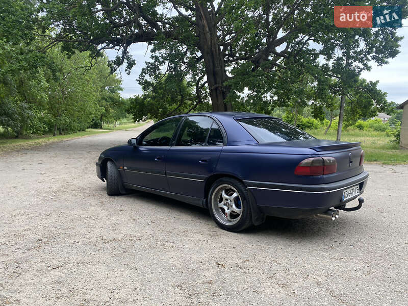 Седан Opel Omega 1999 в Могилев-Подольске