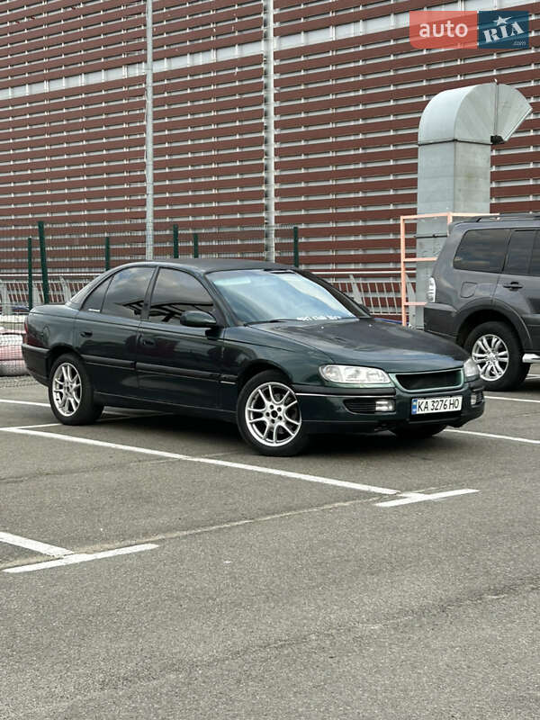 Седан Opel Omega 1997 в Киеве