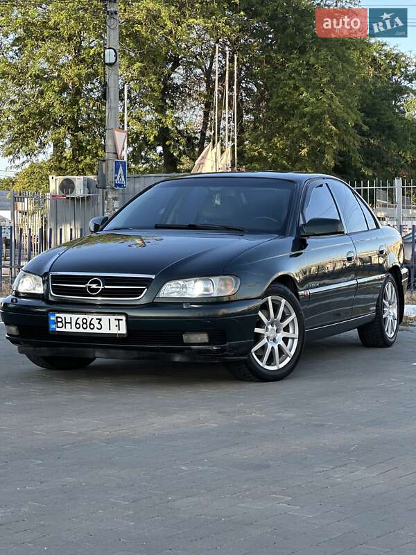 Opel Omega 2000