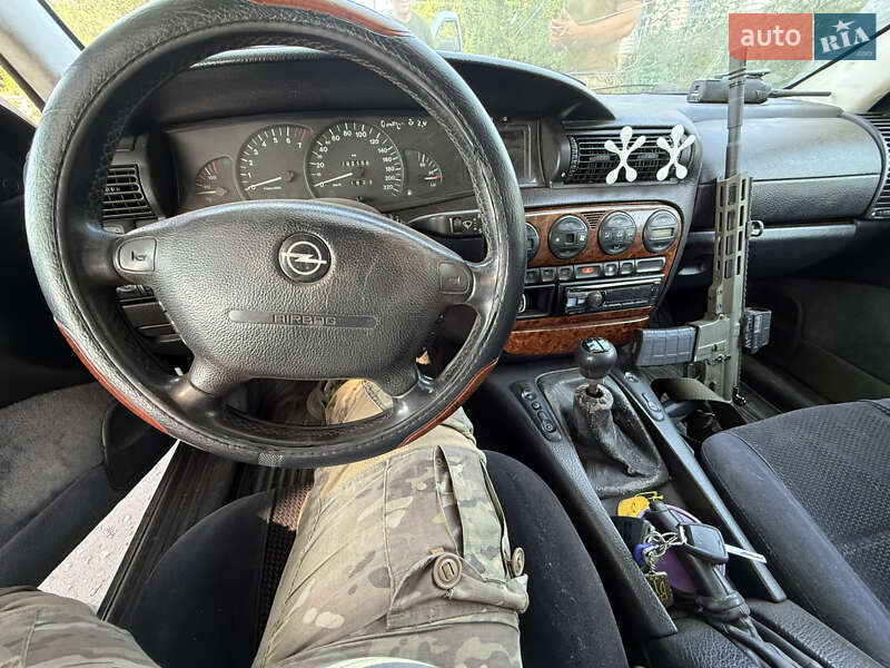 Opel Omega 1999