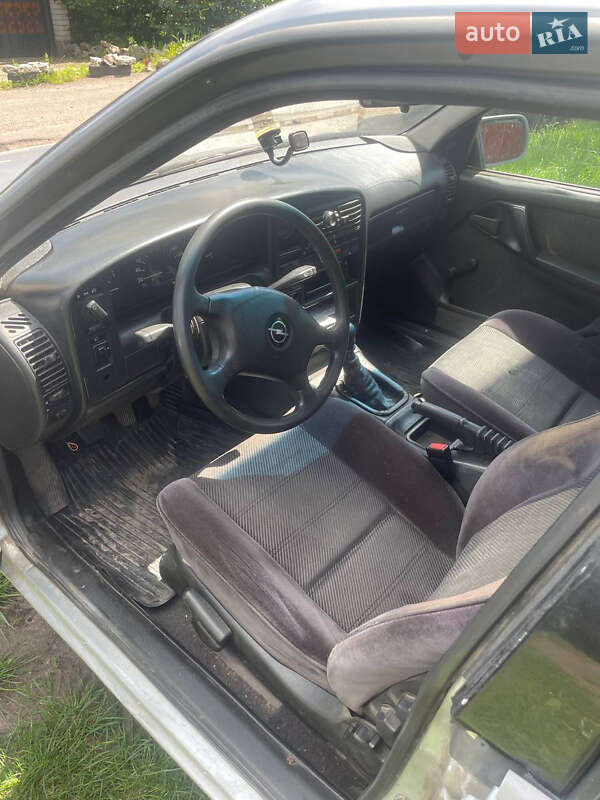 Универсал Opel Omega 1987 в Житомире
