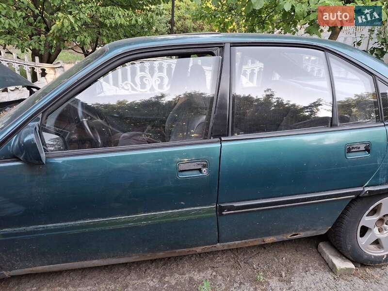 Седан Opel Omega 1987 в Кременчуці