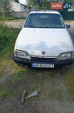 Седан Opel Omega 1988 в Малине