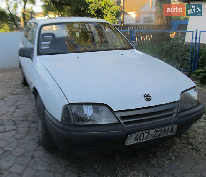 Универсал Opel Omega 1988 в Оржице
