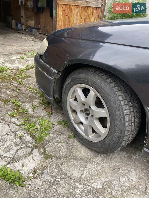 Седан Opel Omega 1995 в Звягелі
