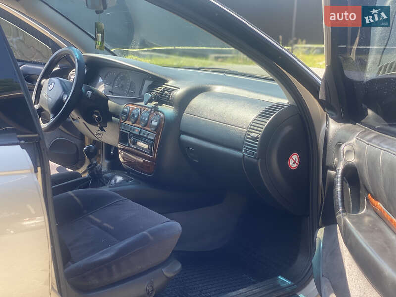 Универсал Opel Omega 1998 в Львове