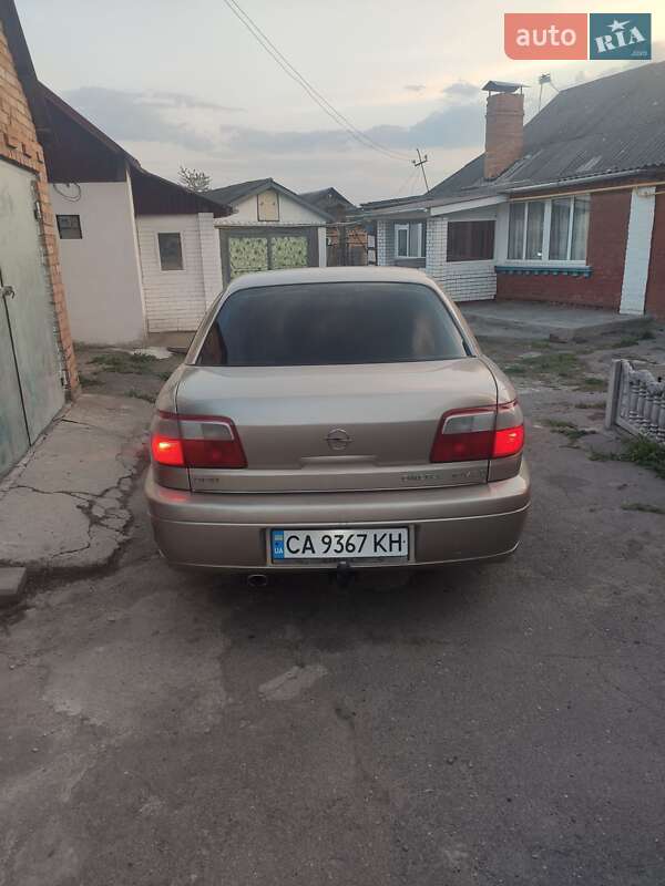 Седан Opel Omega 2000 в Виннице