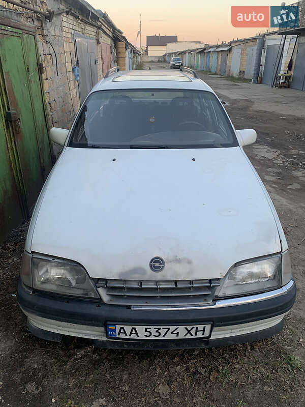 Универсал Opel Omega 1993 в Киеве