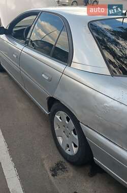 Седан Opel Omega 2000 в 