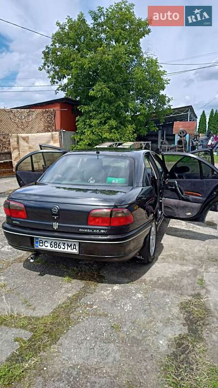 Седан Opel Omega 1999 в Новому Розділі