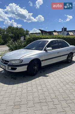 Седан Opel Omega 1999 в Коломиї