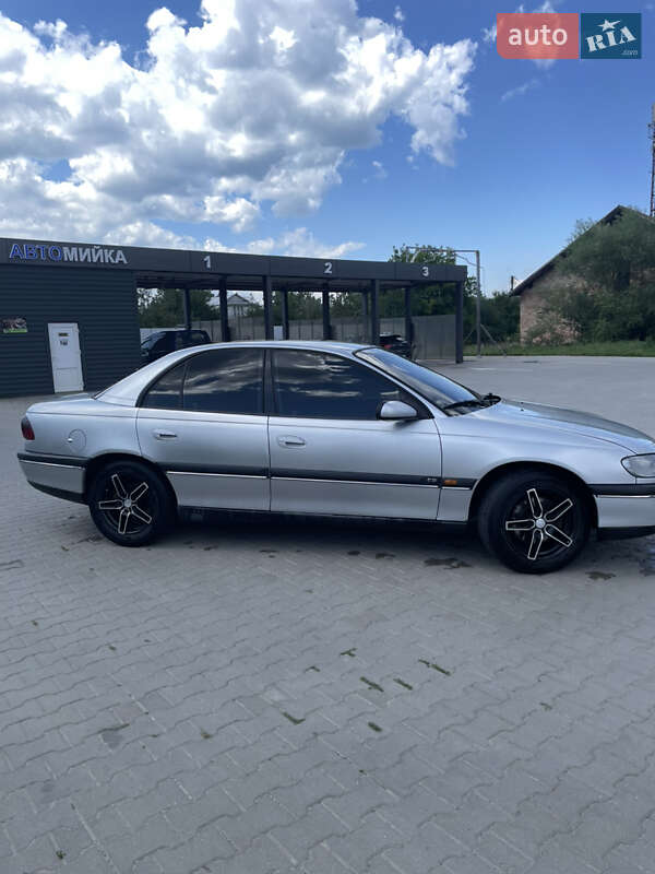 Седан Opel Omega 1999 в Косове