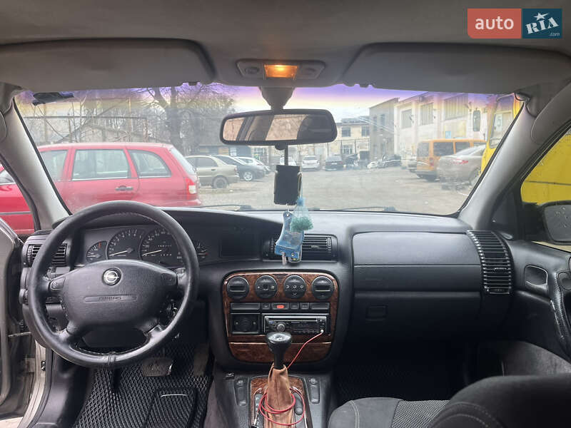 Седан Opel Omega 1996 в Виннице