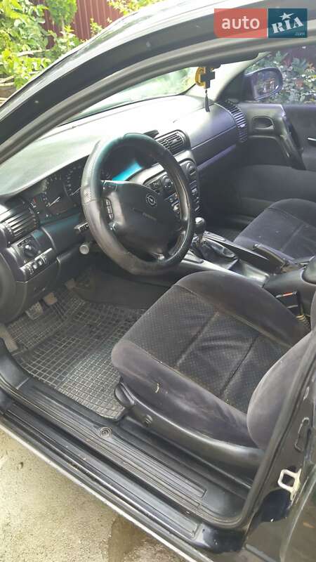 Седан Opel Omega 1998 в Тетієві