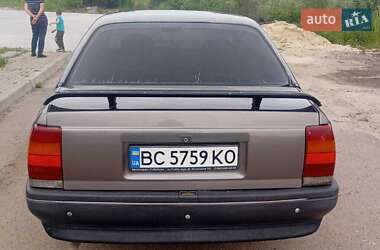 Седан Opel Omega 1989 в 