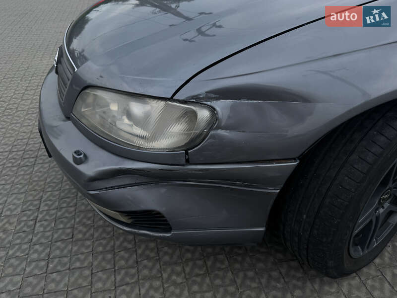 Седан Opel Omega 2001 в Полтаве