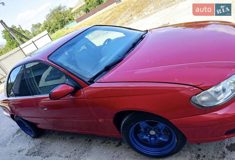 Седан Opel Omega 1998 в Бурштыне