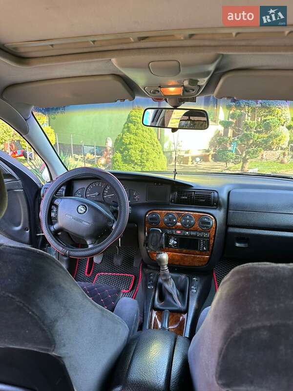 Универсал Opel Omega 1998 в Бориславе