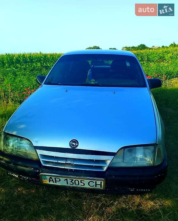Седан Opel Omega 1988 в Полтаве