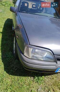 Седан Opel Omega 1989 в Млиніві