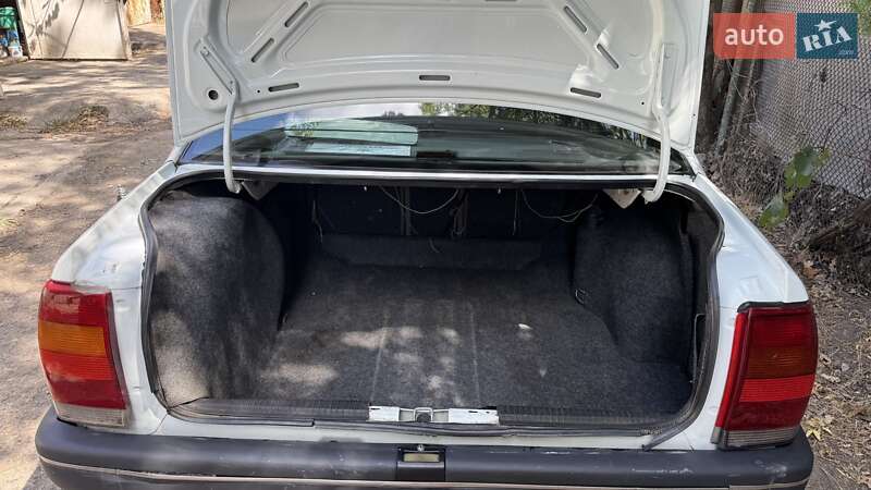 Седан Opel Omega 1988 в Одессе