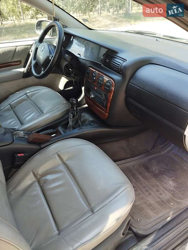 Седан Opel Omega 1998 в Дніпрі