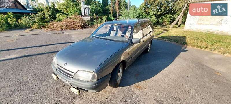 Универсал Opel Omega 1989 в Березане