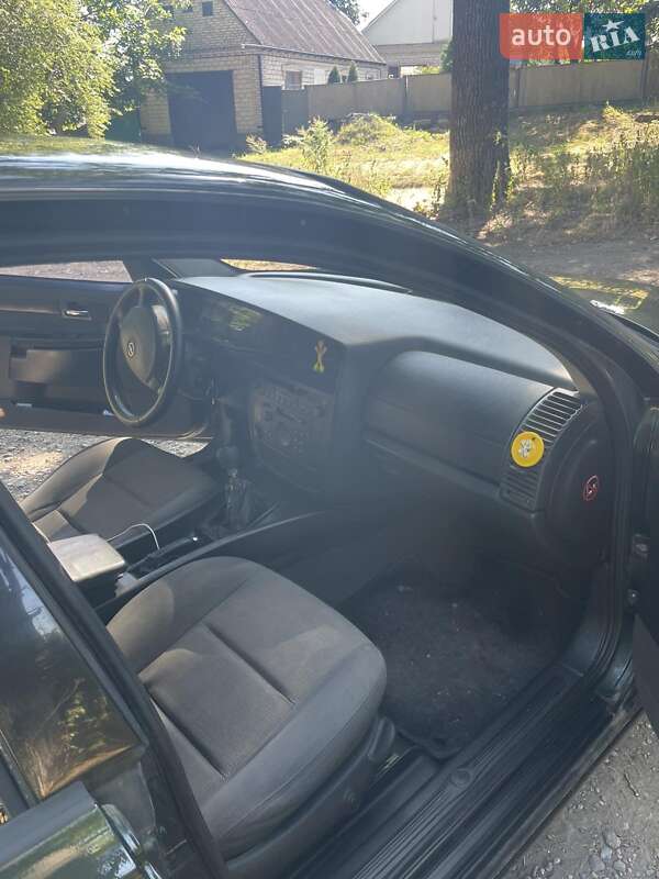Седан Opel Omega 2001 в Тульчине