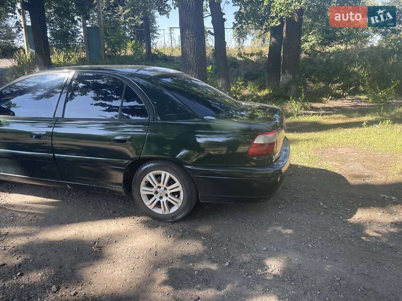 Седан Opel Omega 2001 в Тульчине