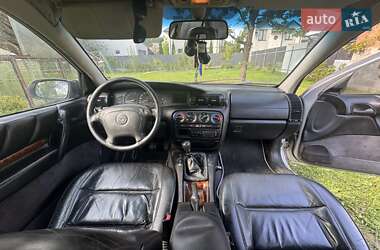 Седан Opel Omega 1995 в Львові