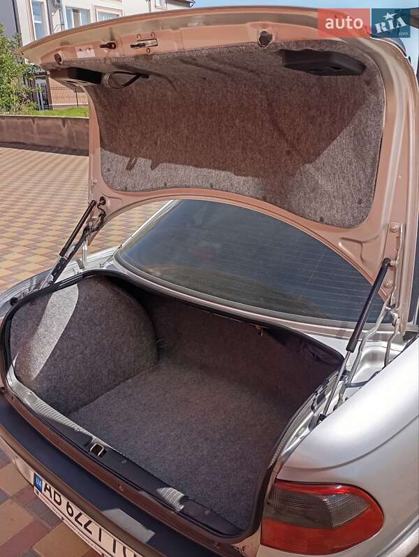 Седан Opel Omega 1998 в Гайсину