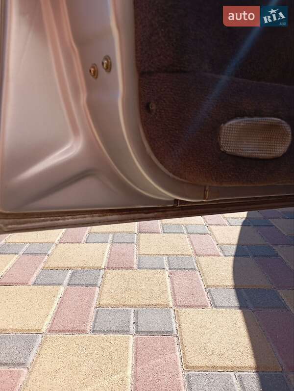 Седан Opel Omega 1998 в Гайсину