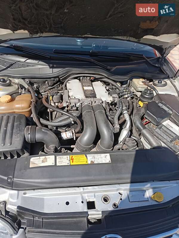 Седан Opel Omega 1998 в Гайсину