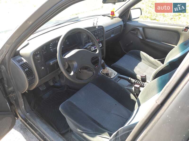 Седан Opel Omega 1989 в Гостомелі