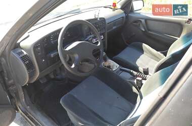 Седан Opel Omega 1989 в 