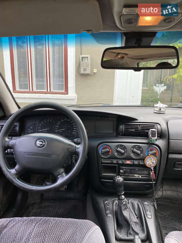 Седан Opel Omega 1994 в Белгороде-Днестровском