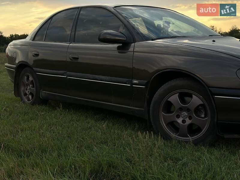 Седан Opel Omega 1998 в Кривом Роге