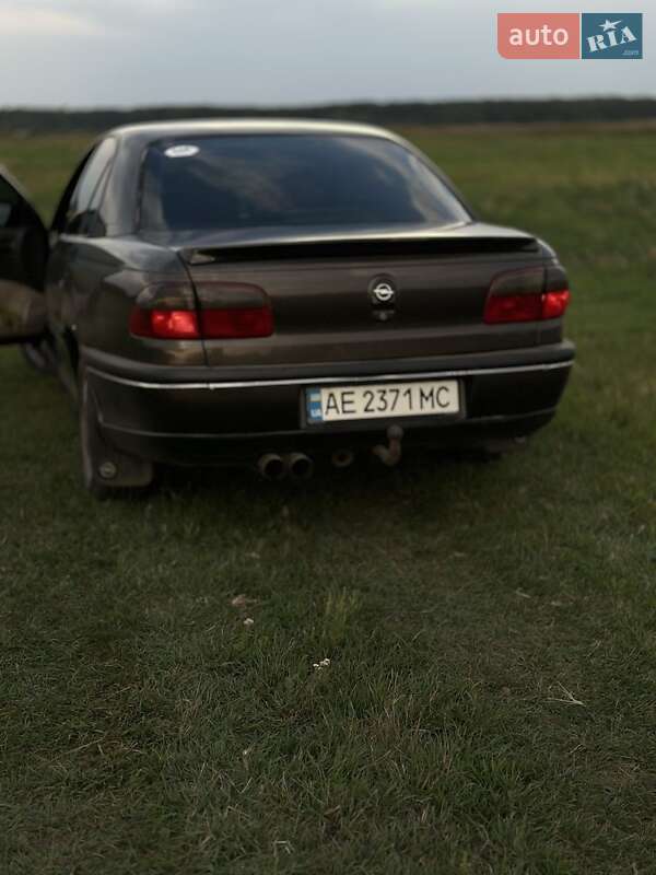 Седан Opel Omega 1998 в Кривом Роге
