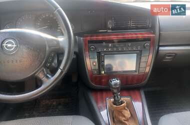 Седан Opel Omega 2000 в 