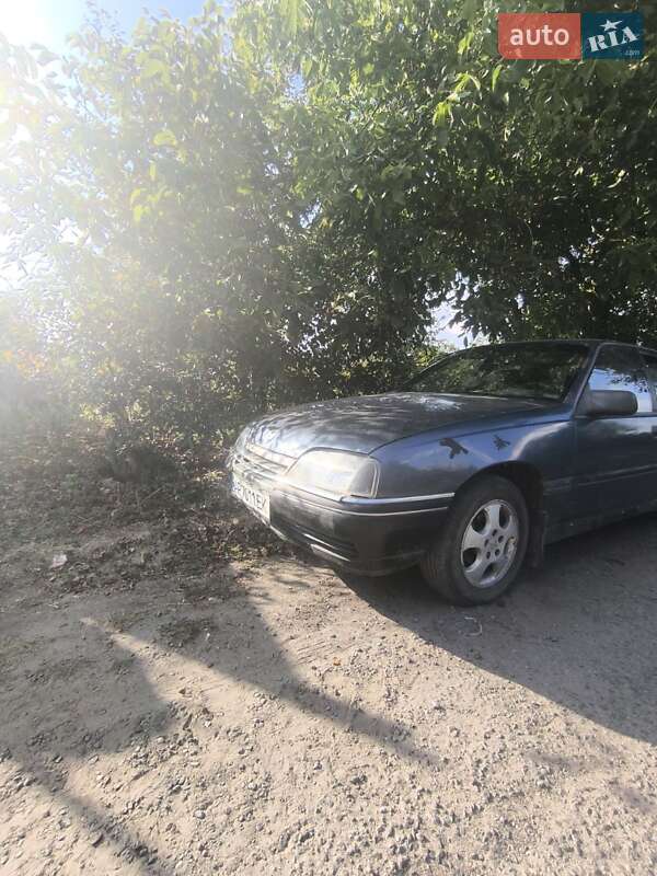 Седан Opel Omega 1988 в Виннице