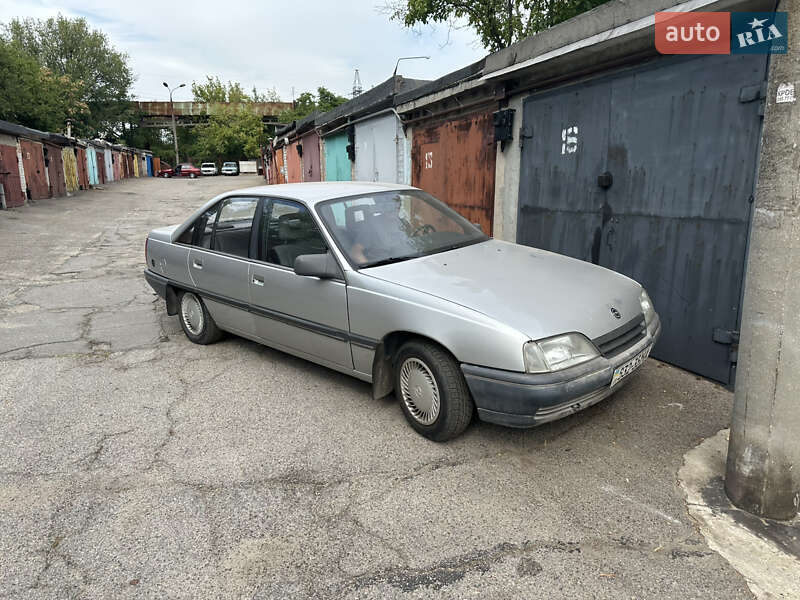 Седан Opel Omega 1987 в Запорожье