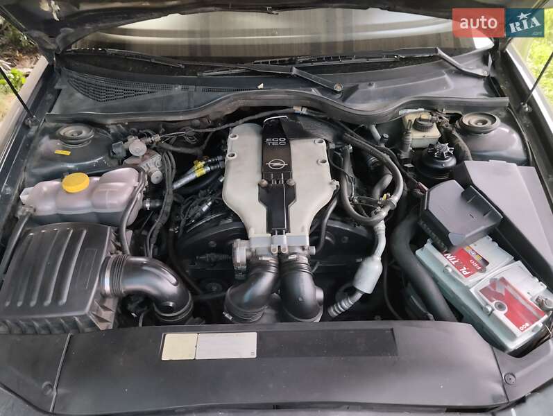 Седан Opel Omega 2001 в Краснограде