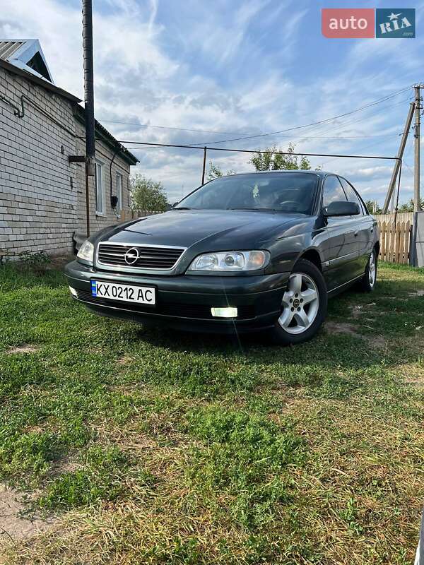 Седан Opel Omega 2001 в Краснограде