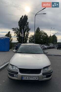 Седан Opel Omega 1996 в Киеве