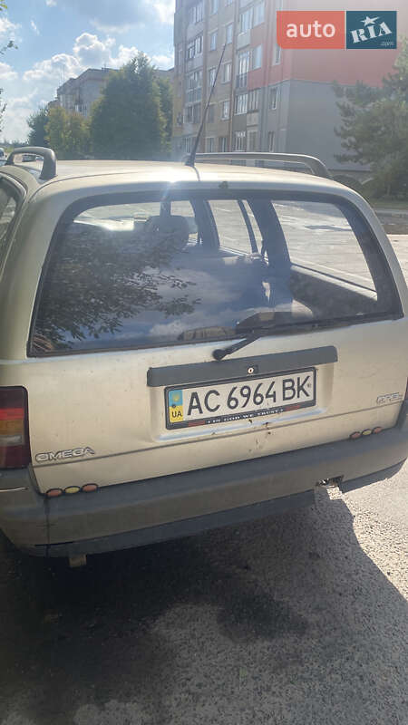 Универсал Opel Omega 1987 в Нововолынске