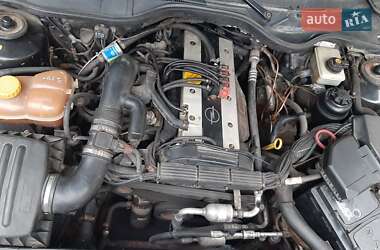 Седан Opel Omega 2000 в Смілі