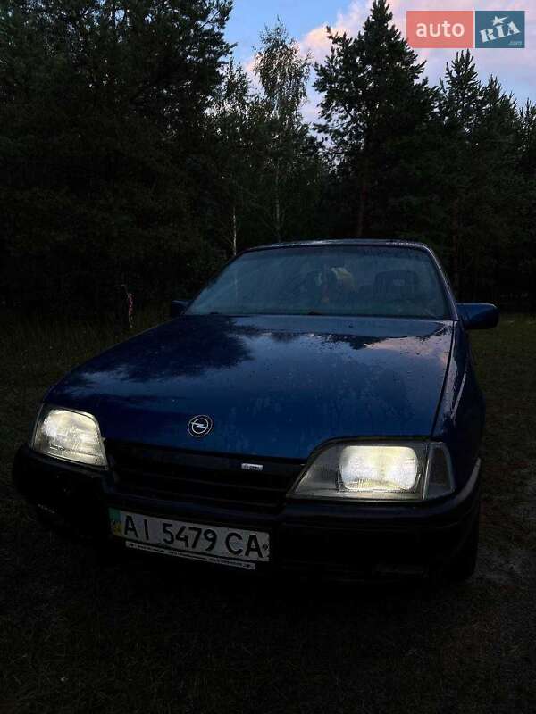 Седан Opel Omega 1989 в Киеве