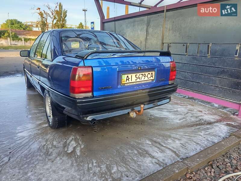 Седан Opel Omega 1989 в Киеве